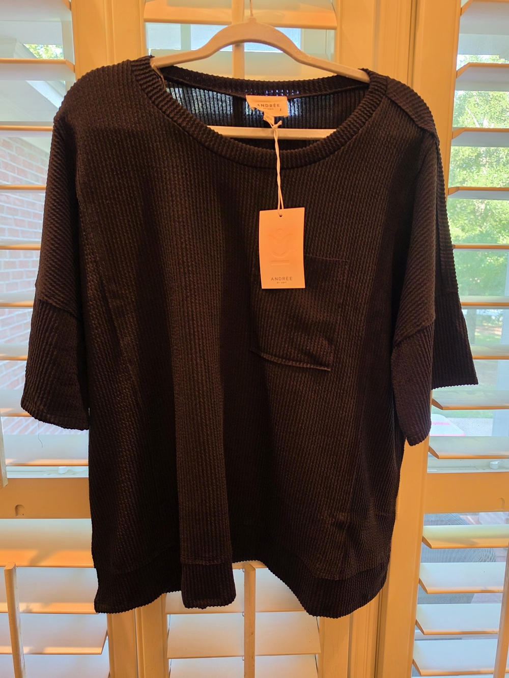 Andree By Unit Black Raised Rib Short Sleeve Pullover